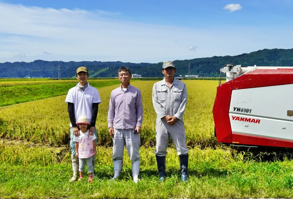 新潟県南魚沼市でコシヒカリを生産・販売している「りざえもん農場」です。